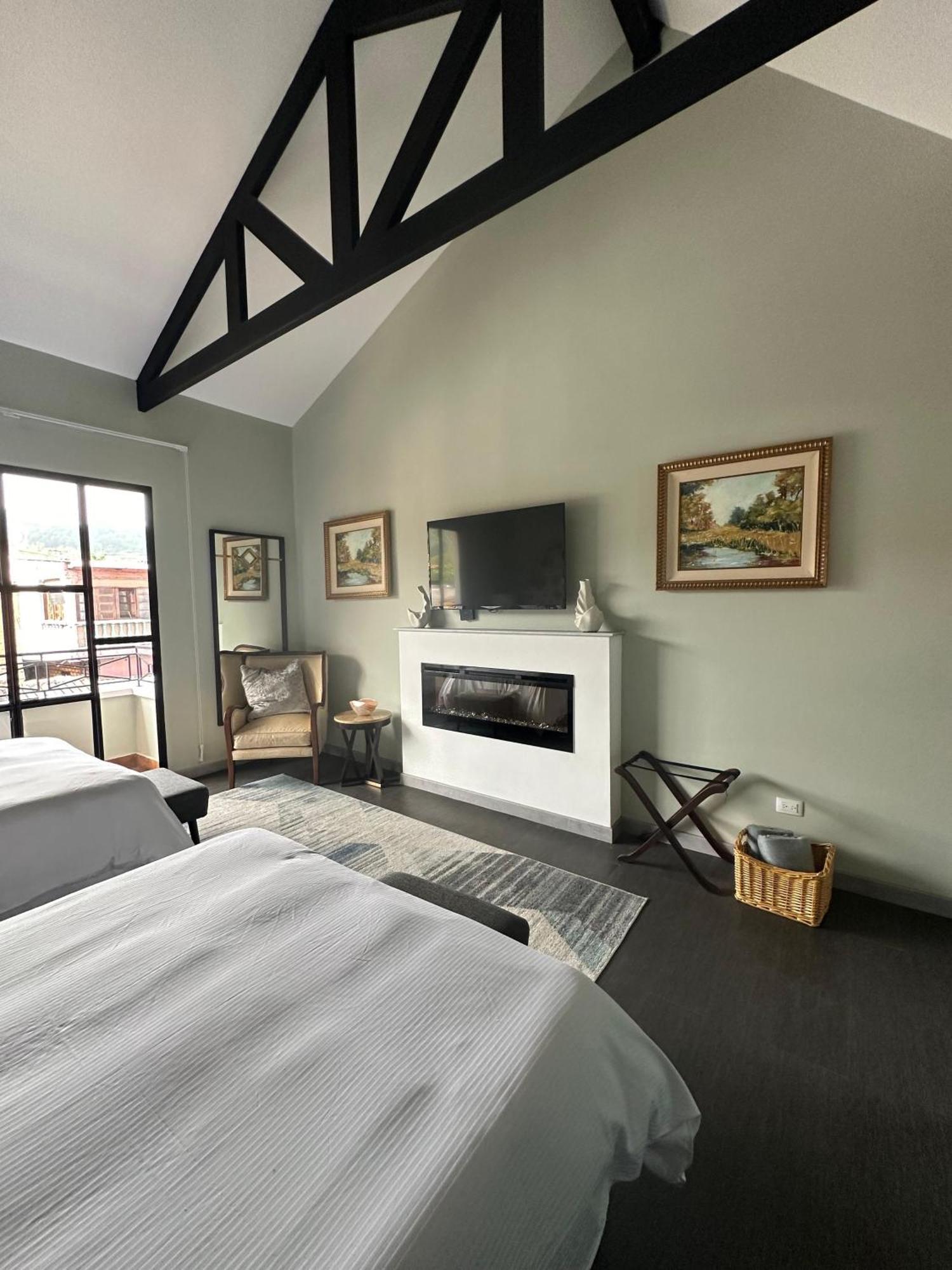 Boutique Hotel La Casona 바예 데 앙헬레스 외부 사진